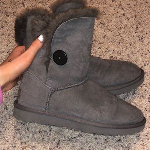 bailey button uggs